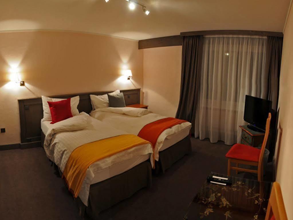Hotel Central, Spa & Lounge Bar Crans-Montana Eksteriør billede